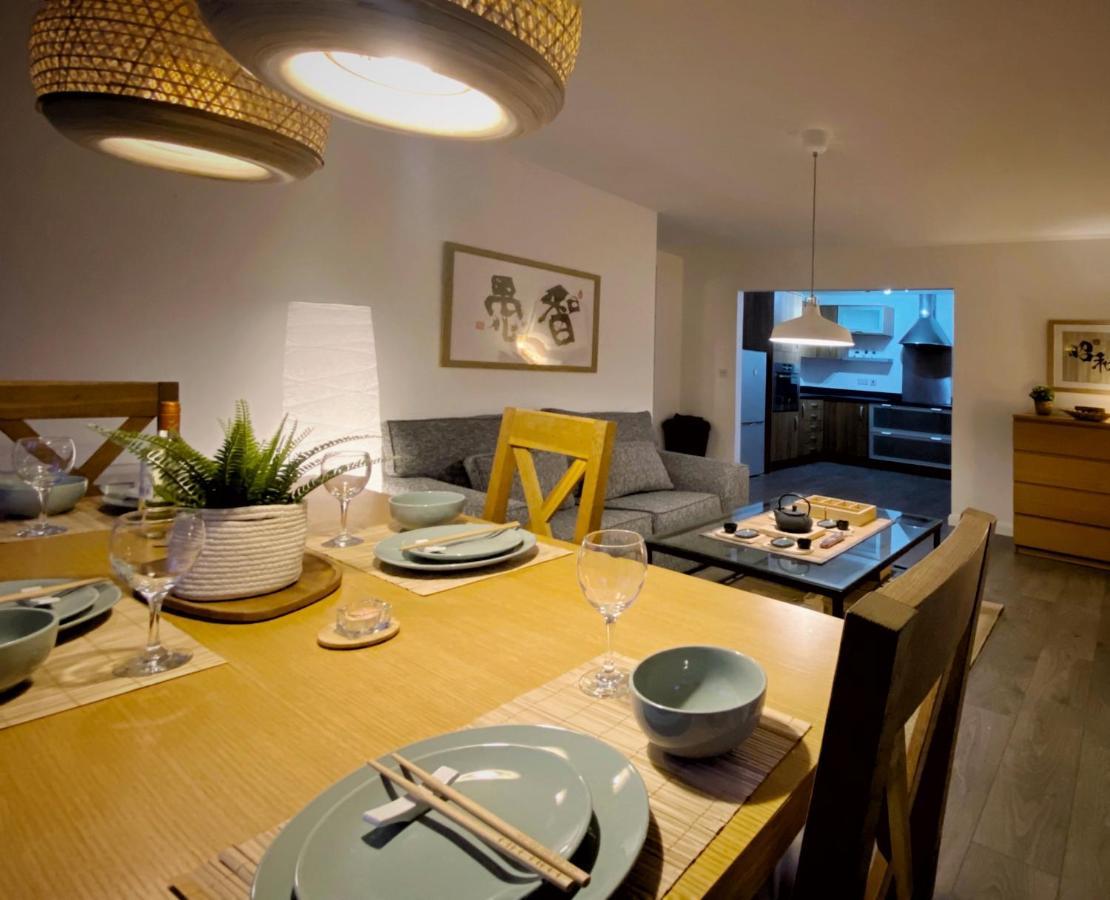 סוואנסי Japanese Style Muji Two-Bedroom Apt מראה חיצוני תמונה