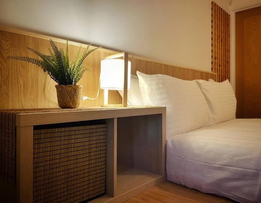 סוואנסי Japanese Style Muji Two-Bedroom Apt מראה חיצוני תמונה